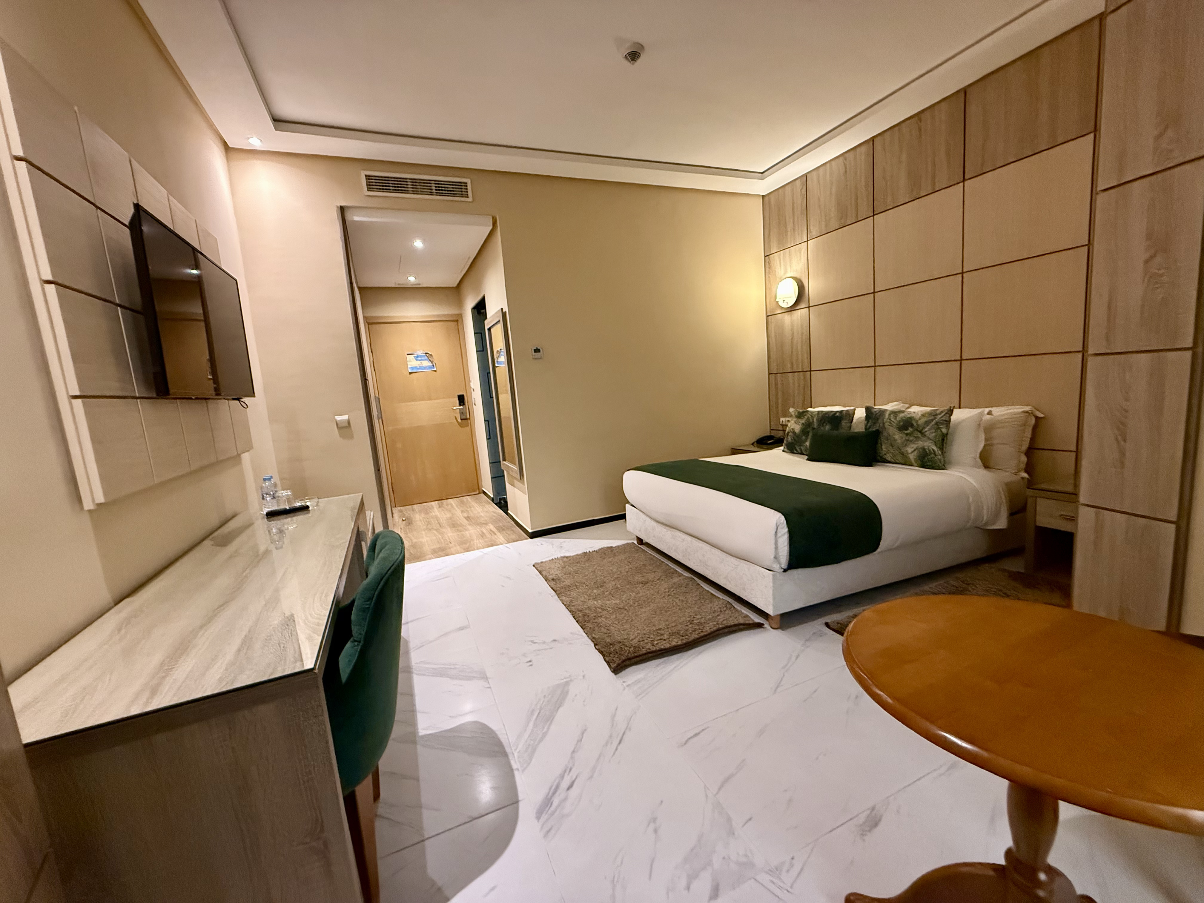 Chambre Grand Lit - Image 2